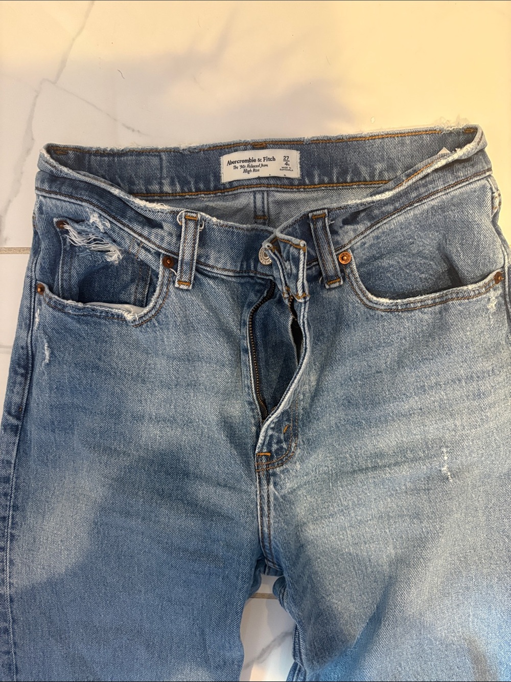 Abercrombie & Fitch the 90s relaxed jeans high rise women’s size 27